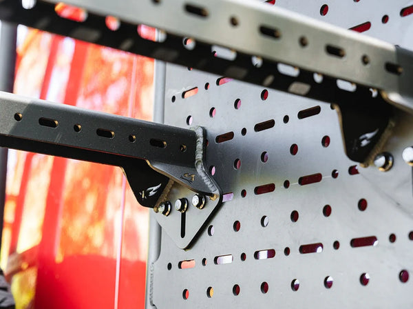 MOUNTING POSTS FOR CARGO CARRIERS