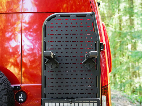 MOUNTING POSTS FOR CARGO CARRIERS