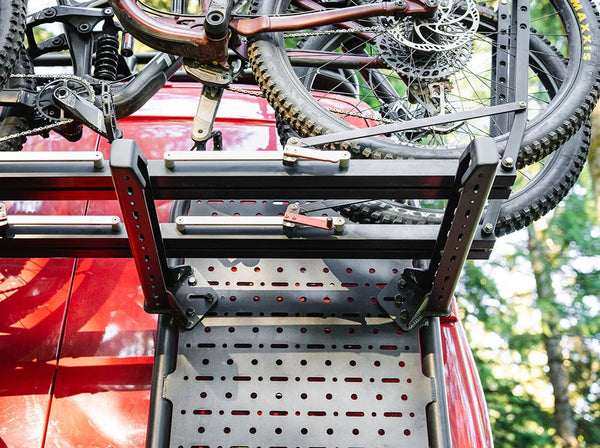MOUNTING POSTS FOR CARGO CARRIERS